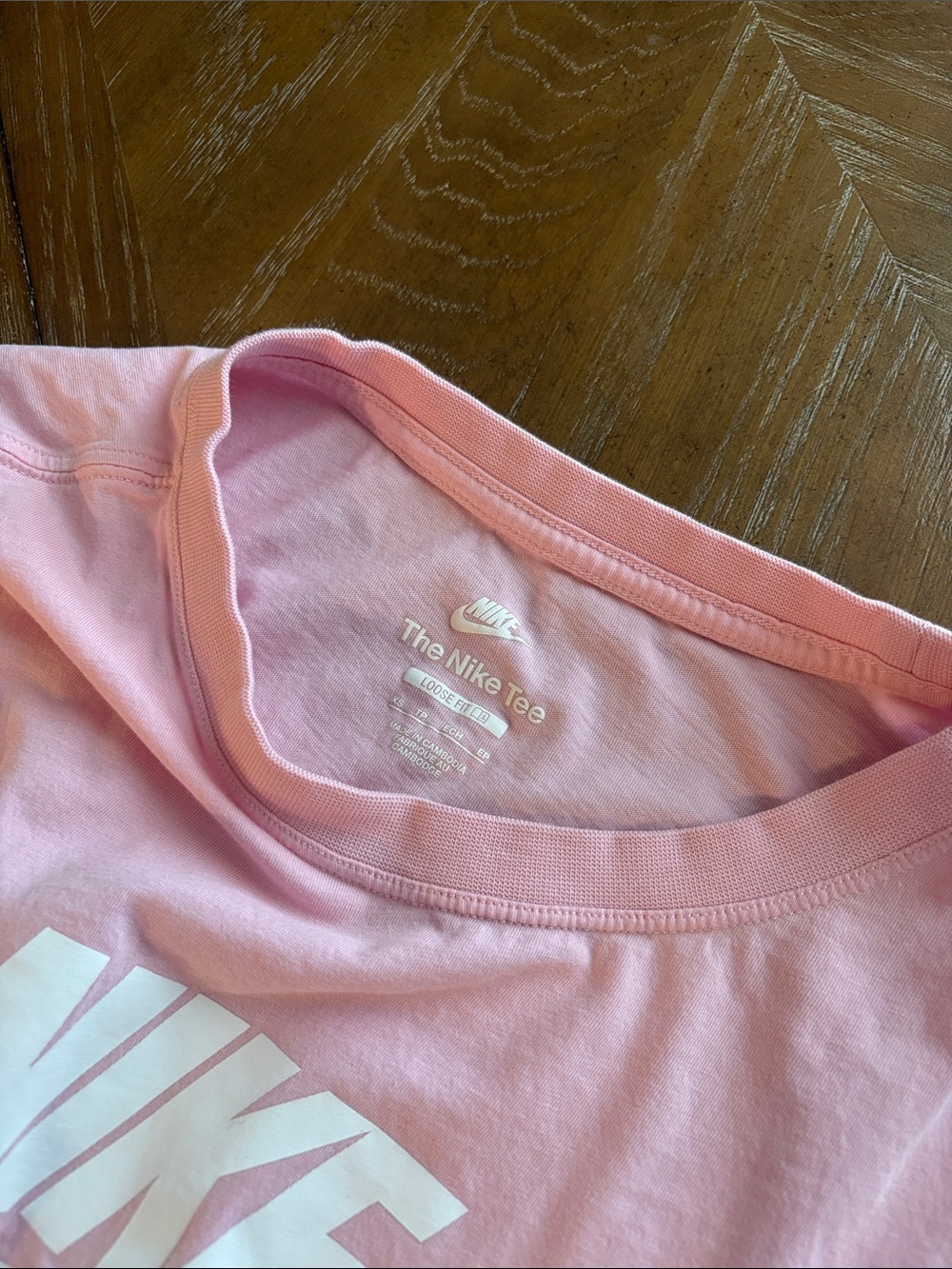 Nike Pink Crop Tee with White Swoosh XS - Picture 3 of 3